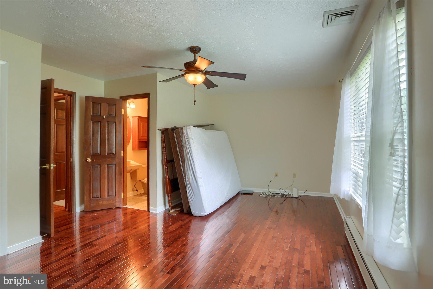 3304 Ridgeway Road Harrisburg, PA 17109 - Photo 15 of 49 1st Floor Primary