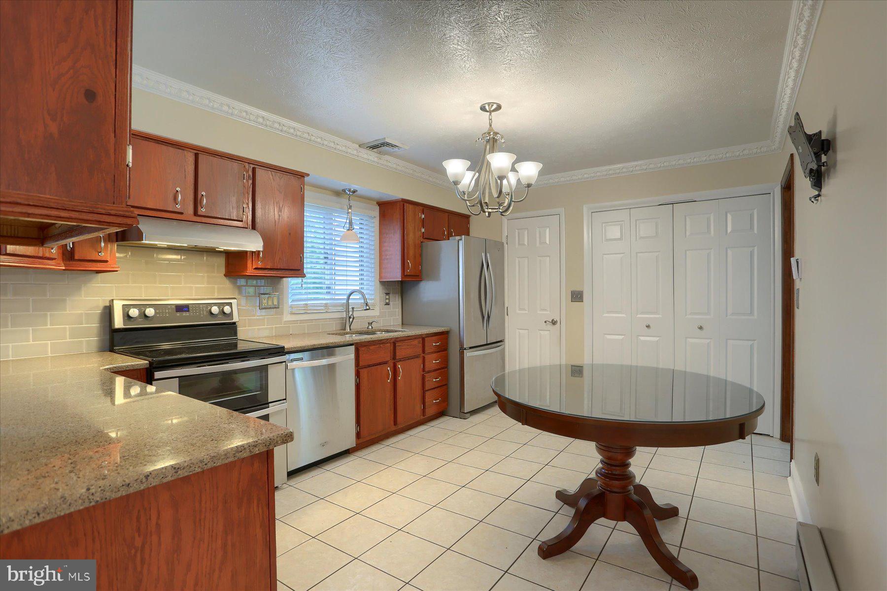 3304 Ridgeway Road Harrisburg, PA 17109 - Photo 9 of 49 Kitchen w/laundry hook up