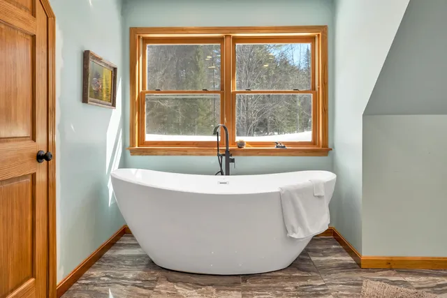 $950,000 | 48 Maple Manor Road, Conway, NH 03813