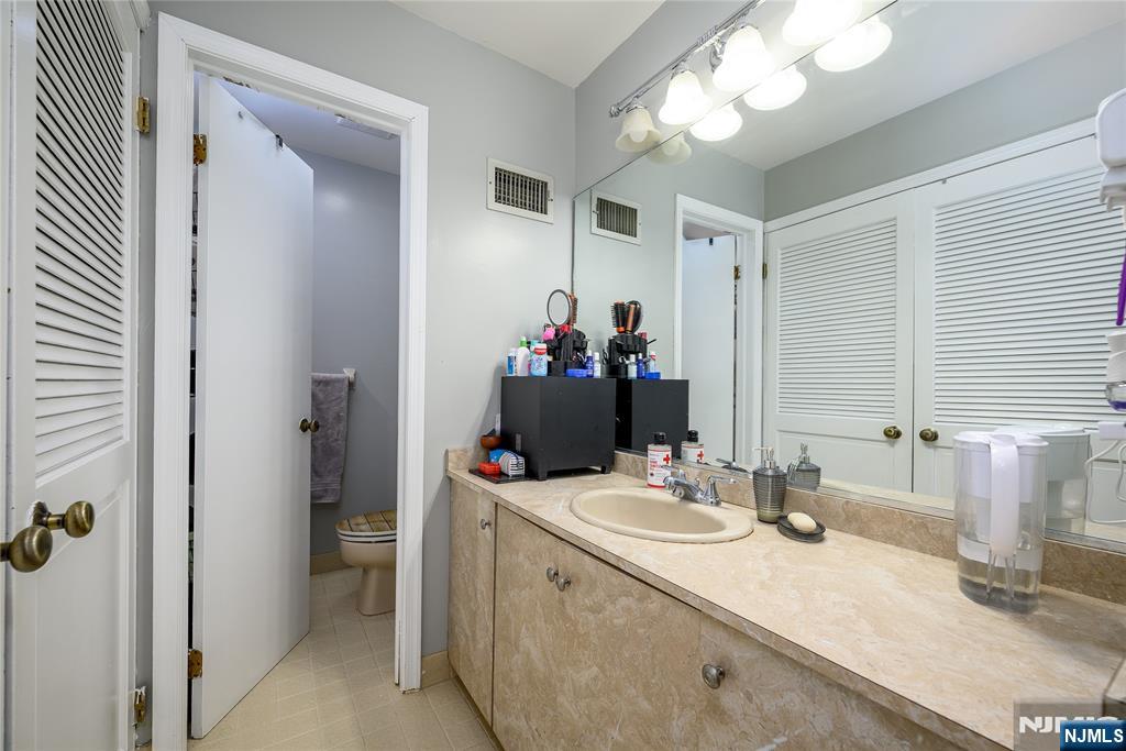 900 Valley Road, Unit D010 Clifton, NJ 07013 - Photo 15 of 16