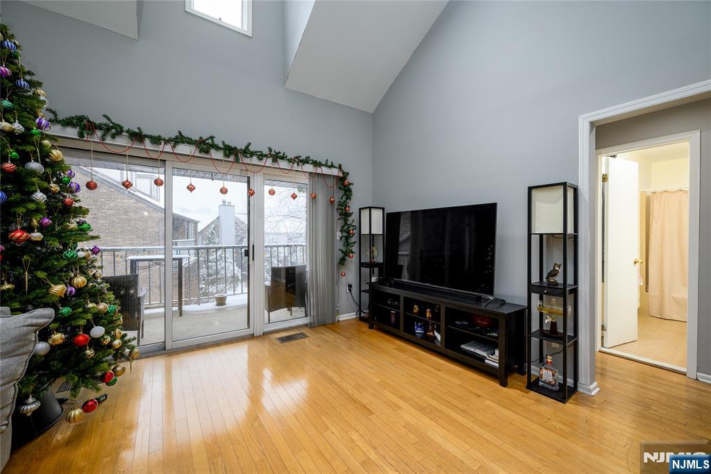 900 Valley Road, Unit D010 Clifton, NJ 07013 - Photo 2 of 16