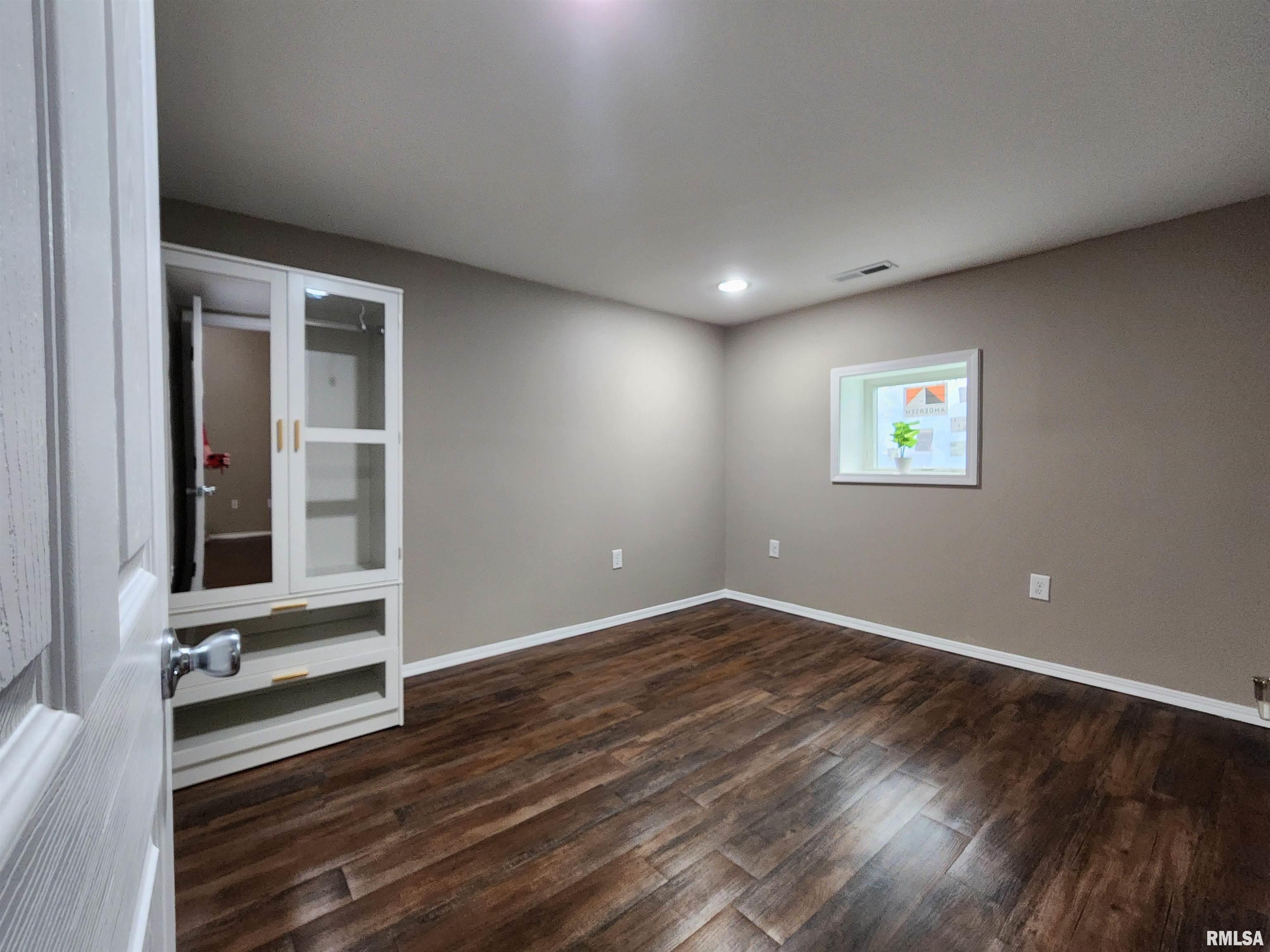 270 South Birks Street Decatur, IL 62522 - Photo 15 of 25