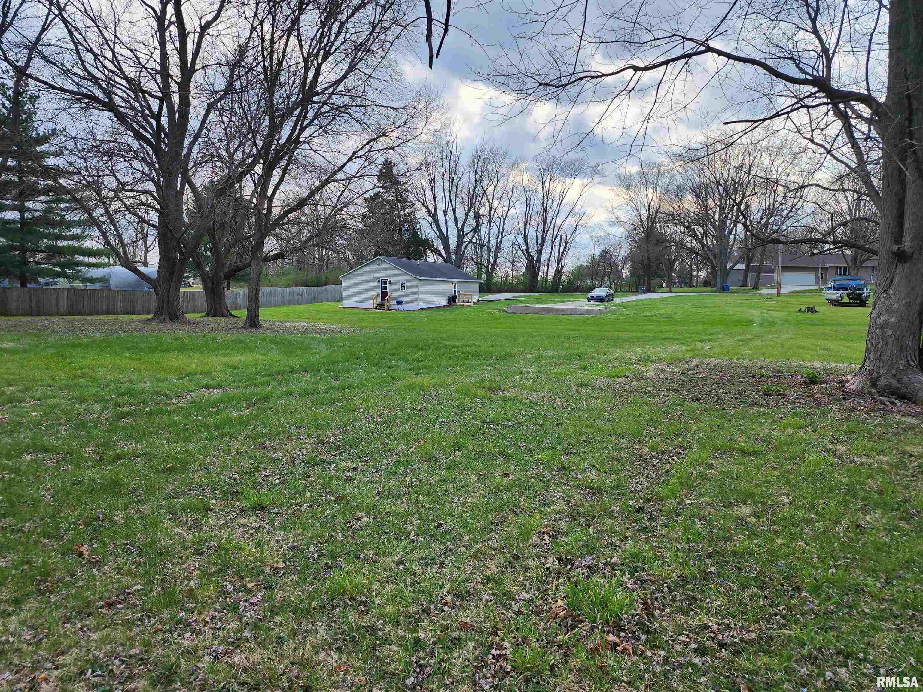 270 South Birks Street Decatur, IL 62522 - Photo 2 of 25