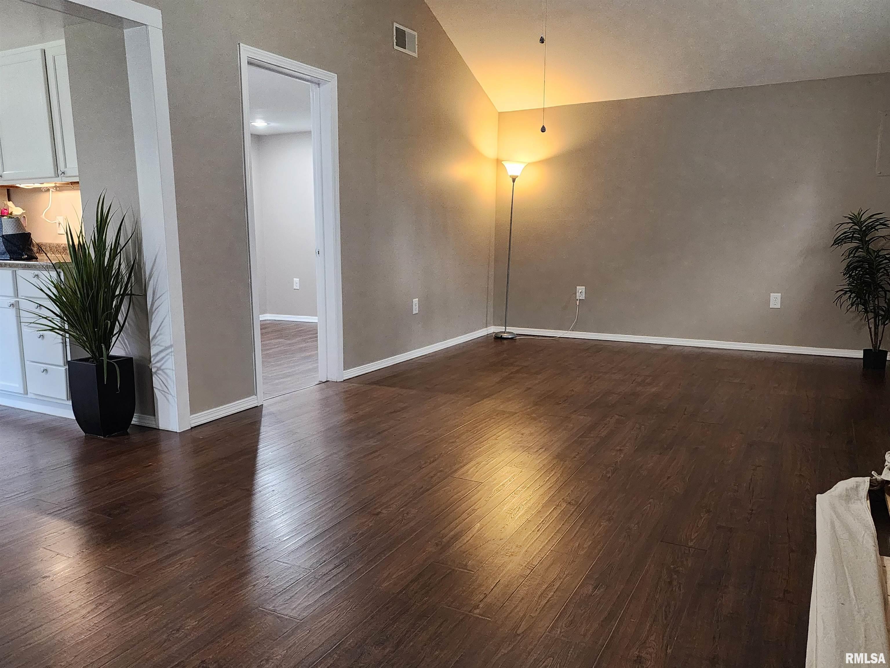 270 South Birks Street Decatur, IL 62522 - Photo 6 of 25