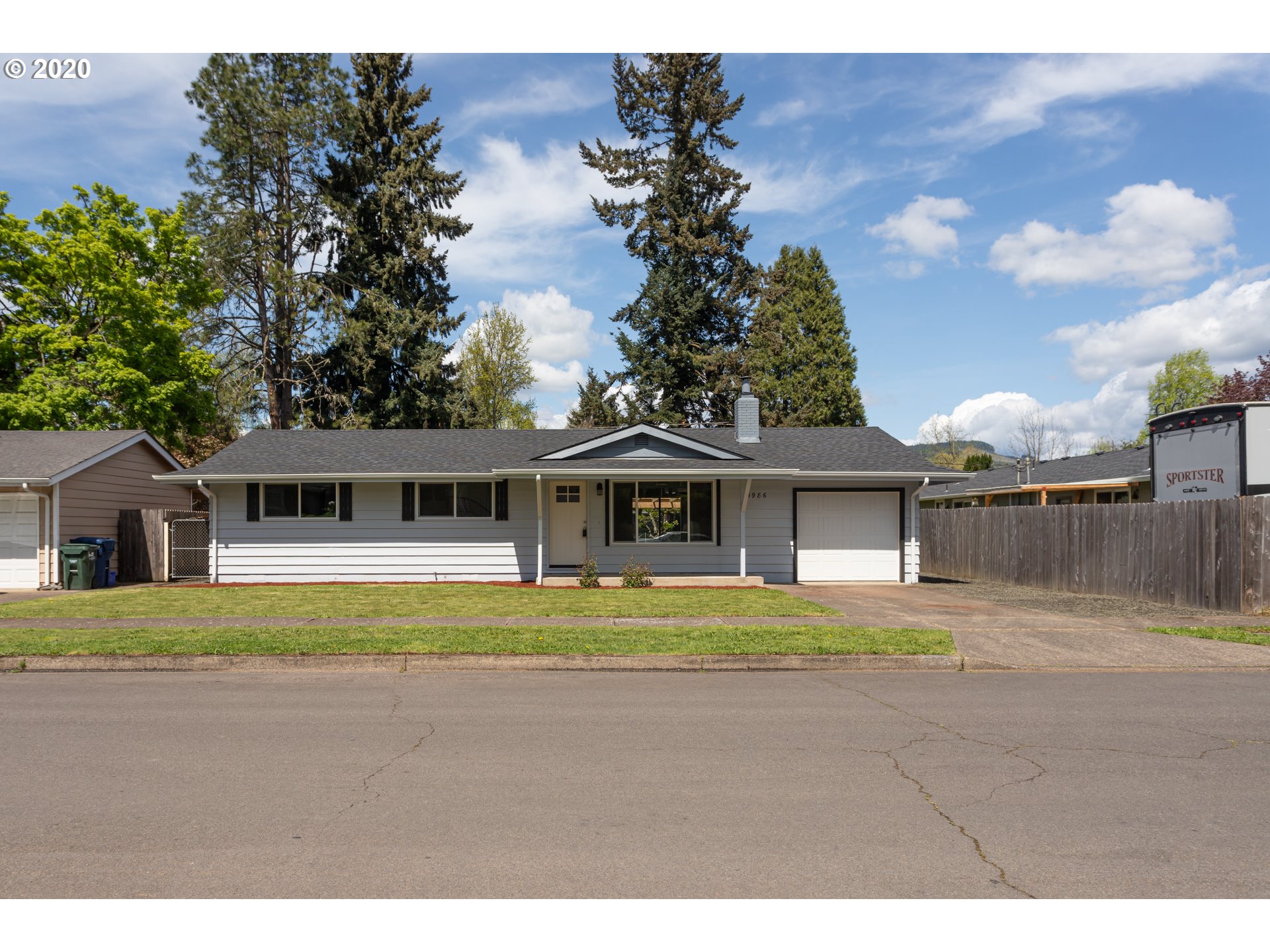 5986 F Street Springfield, OR 97478 - Photo 2 of 21