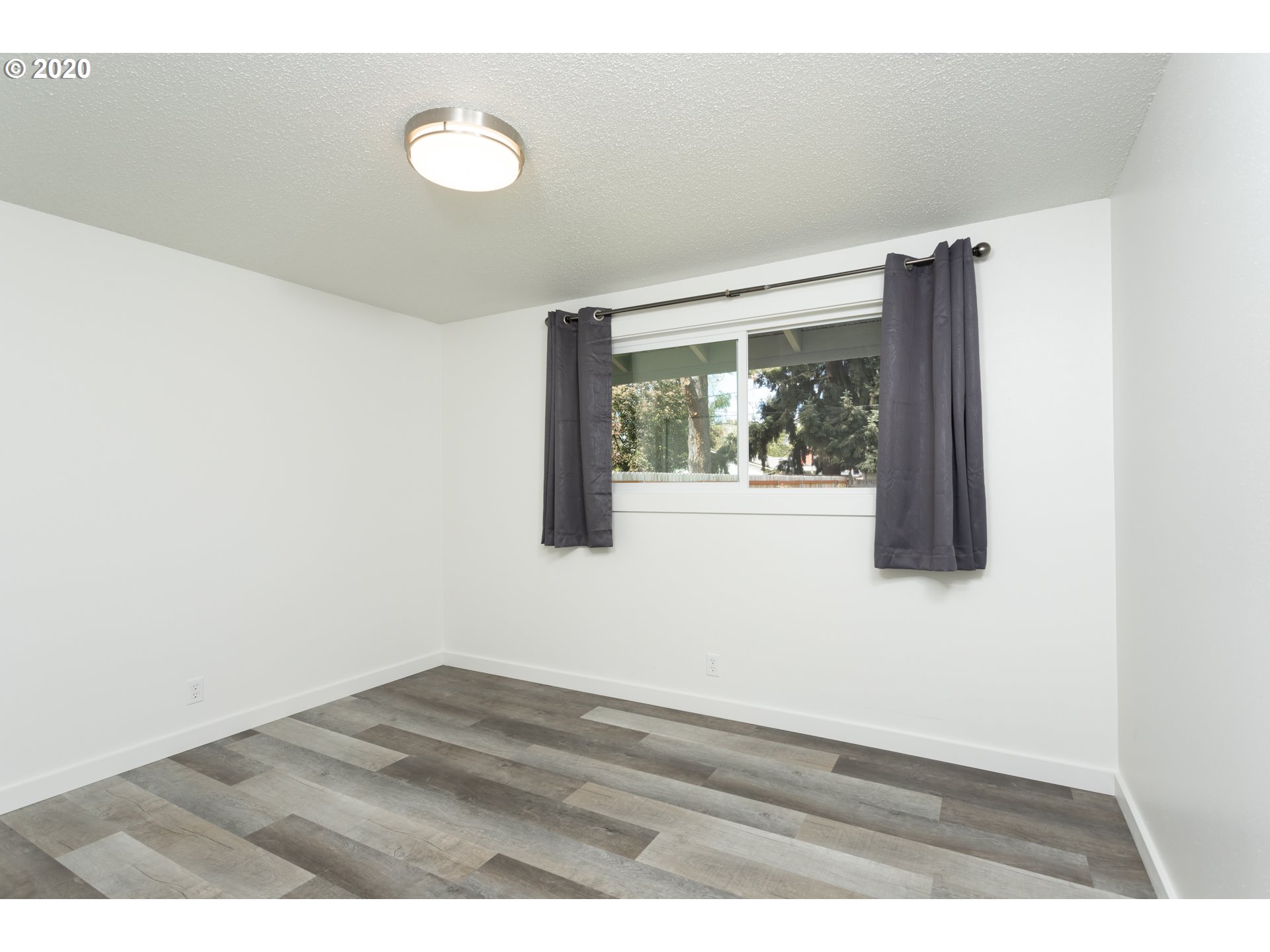 5986 F Street Springfield, OR 97478 - Photo 12 of 21