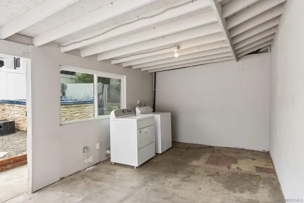 $699,000 | 709 Convertible Lane, Fallbrook, CA 92028