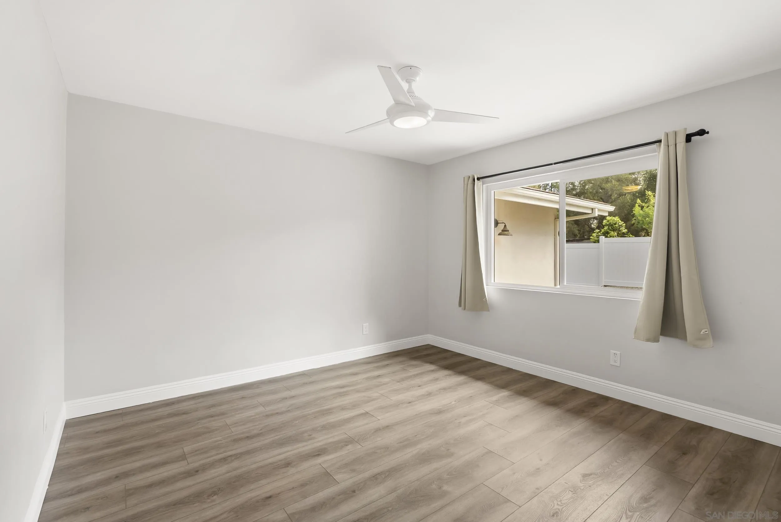 709 Convertible Lane Fallbrook, CA 92028 - Photo 23 of 43