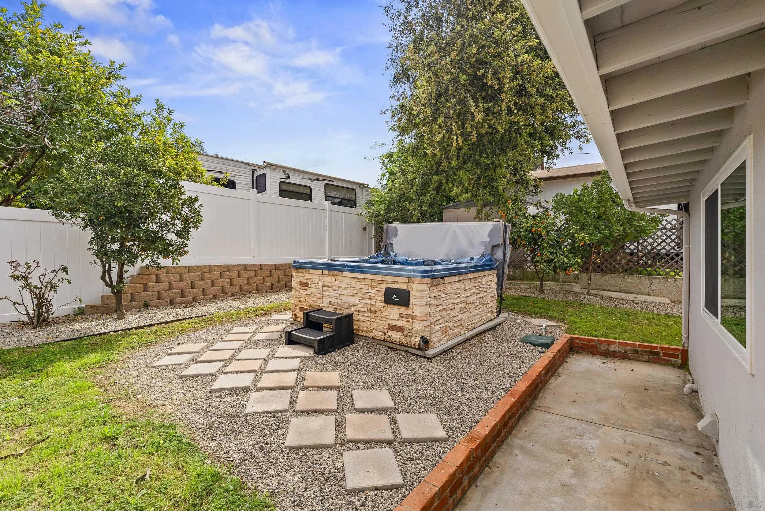 709 Convertible Lane Fallbrook, CA 92028 - Photo 31 of 43