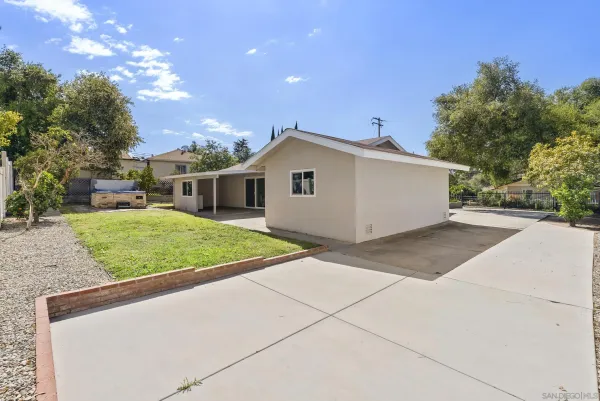 $699,000 | 709 Convertible Lane, Fallbrook, CA 92028