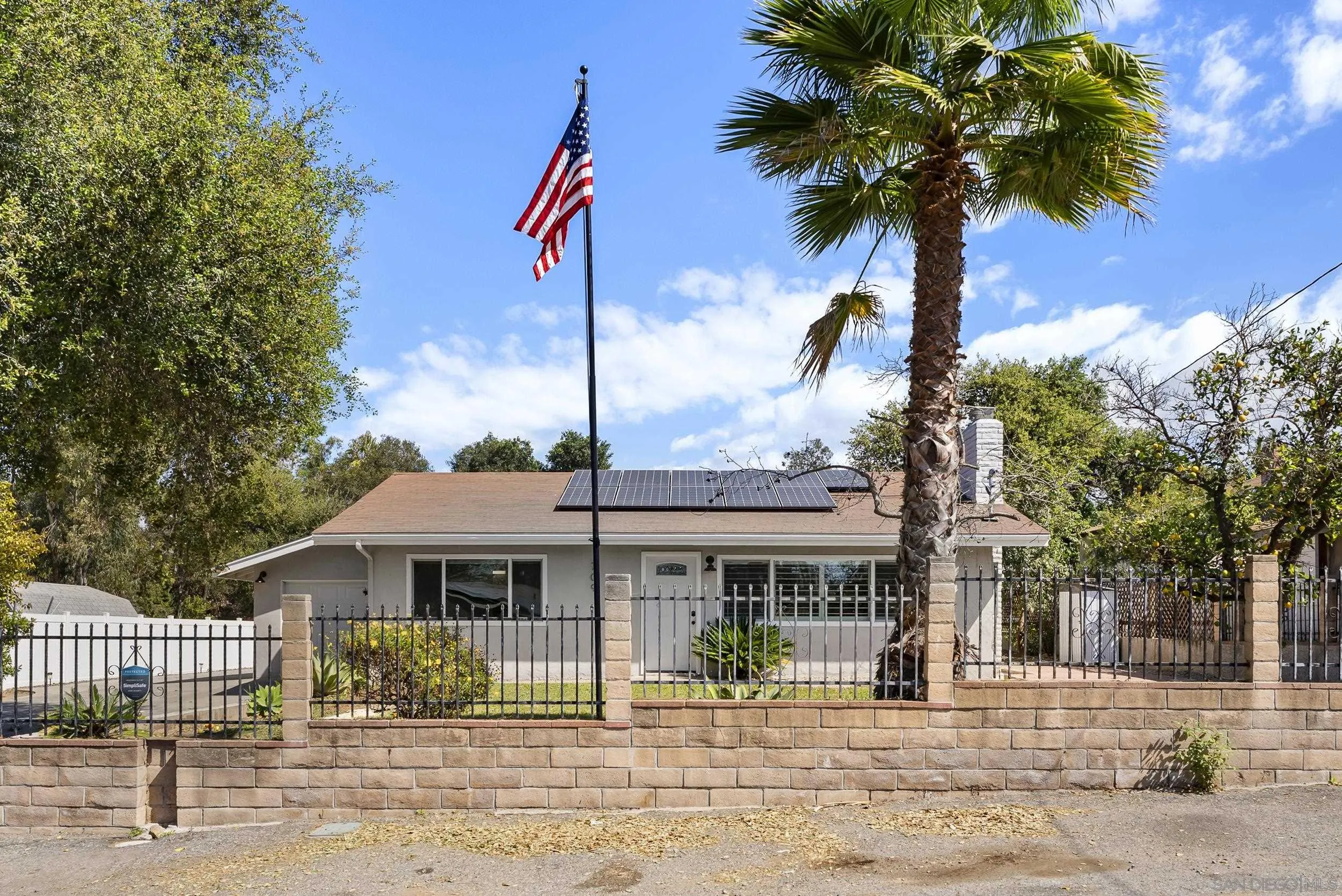 709 Convertible Lane Fallbrook, CA 92028 - Photo 37 of 43