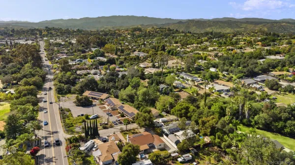 $699,000 | 709 Convertible Lane, Fallbrook, CA 92028