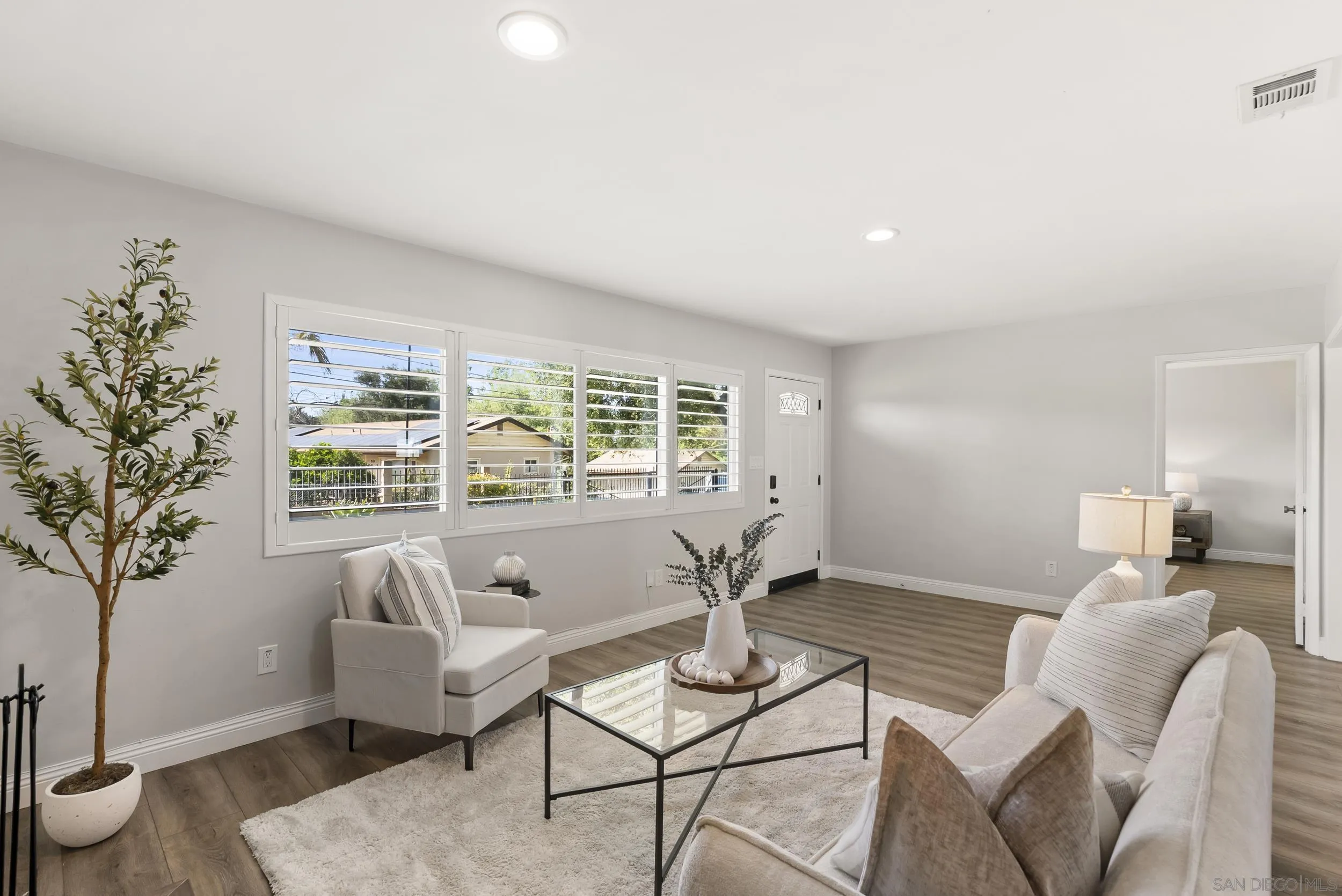 709 Convertible Lane Fallbrook, CA 92028 - Photo 6 of 43