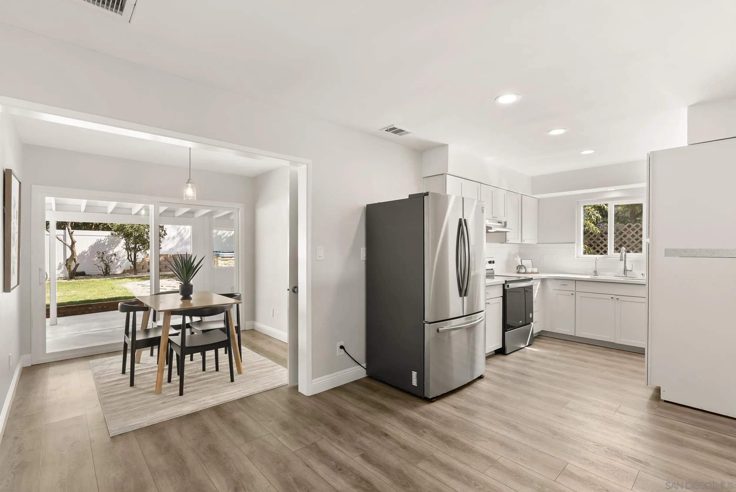 709 Convertible Lane Fallbrook, CA 92028 - Photo 10 of 43