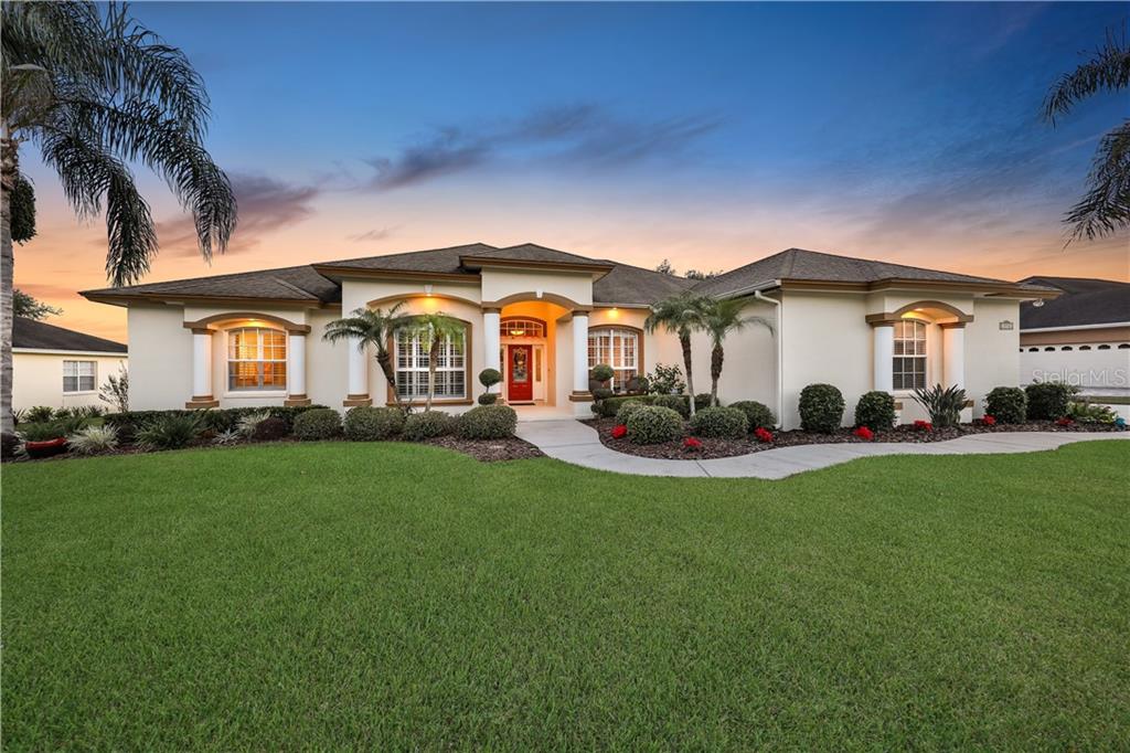 1932 Viewpoint Landings Road Lakeland, FL 33810 - Photo 1 of 1 Front