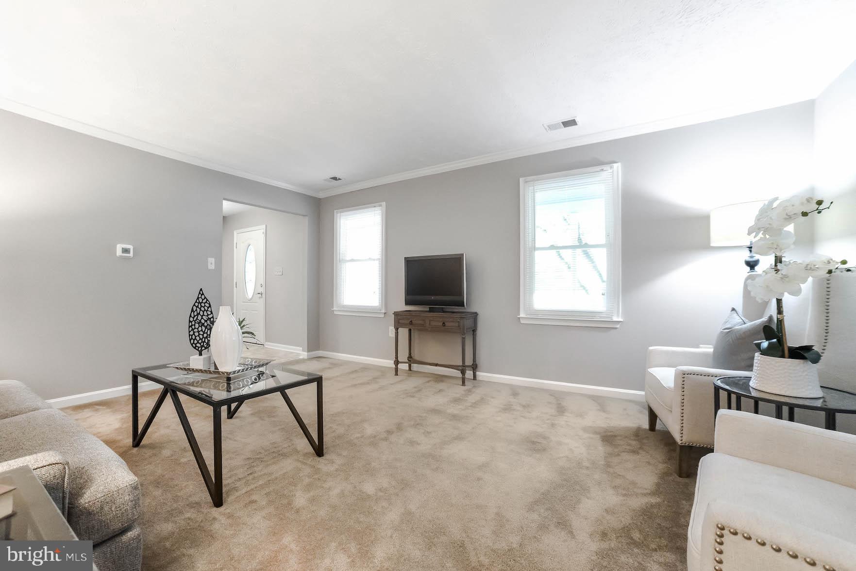 8508 Ridgeline Terrace Waldorf, MD 20603 - Photo 15 of 42 Living Room