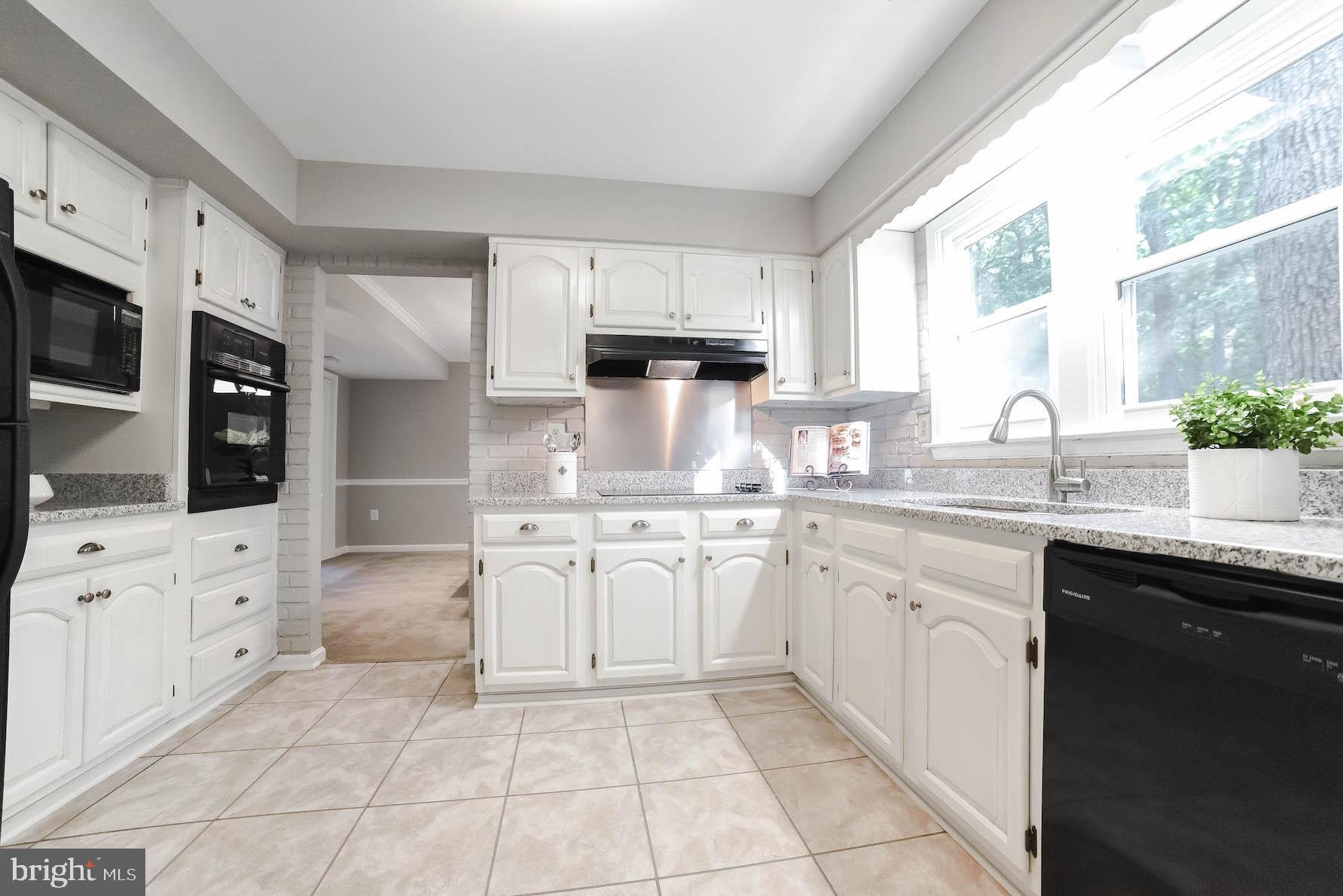 8508 Ridgeline Terrace Waldorf, MD 20603 - Photo 3 of 42 Kitchen
