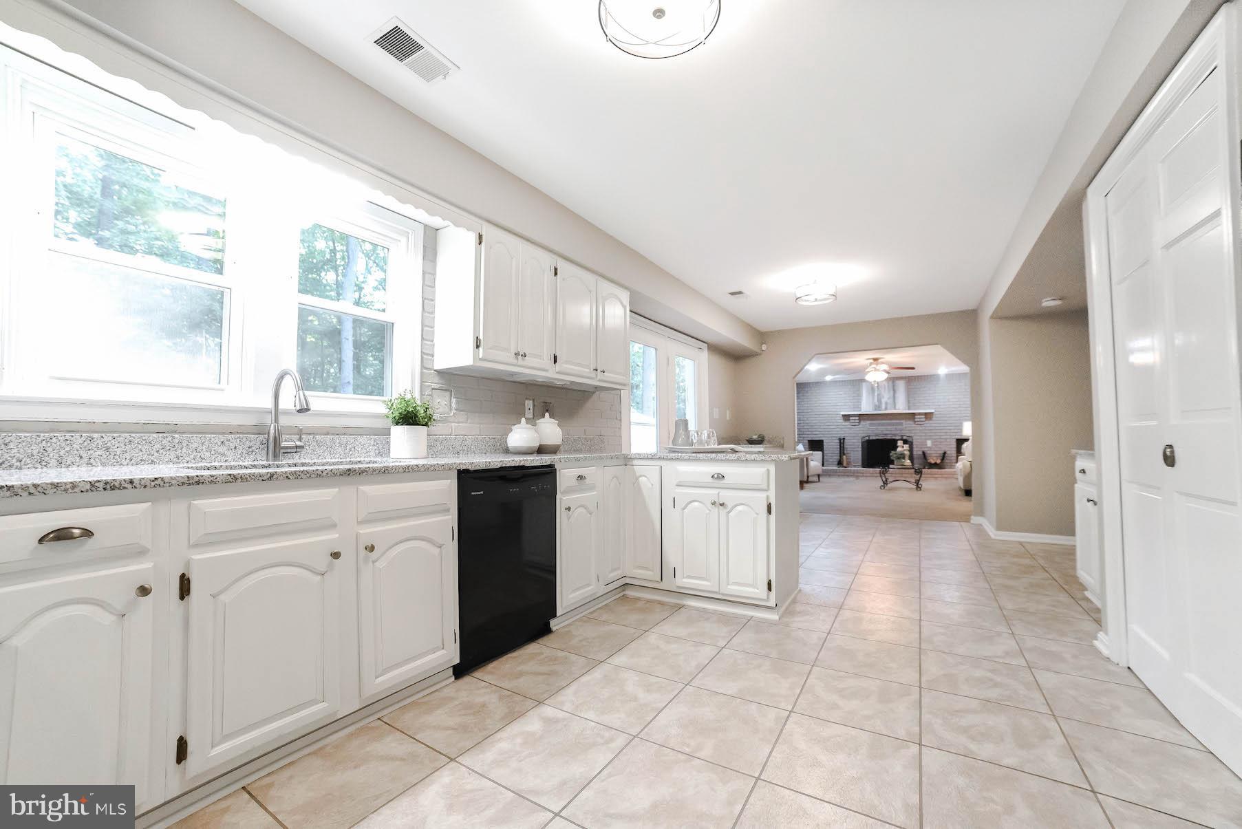 8508 Ridgeline Terrace Waldorf, MD 20603 - Photo 5 of 42 Kitchen