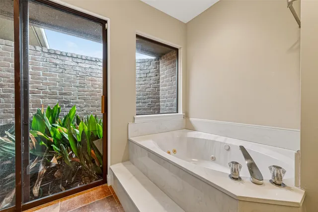 $499,900 | 13106 Ivyside Drive, Houston, TX 77077