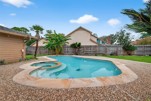 $499,900 | 13106 Ivyside Drive, Houston, TX 77077