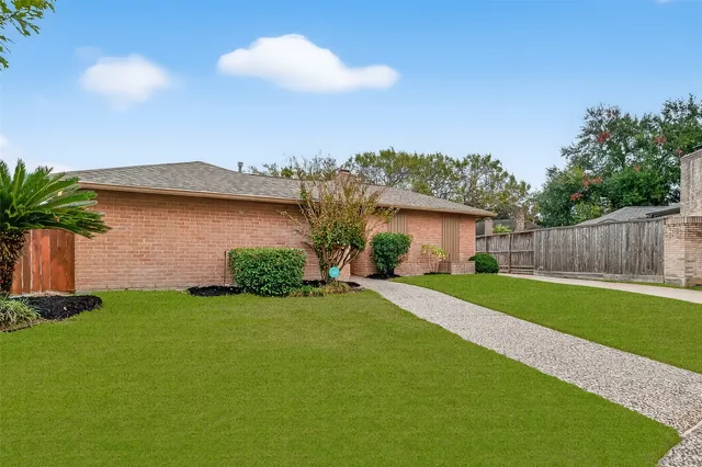 $499,900 | 13106 Ivyside Drive, Houston, TX 77077