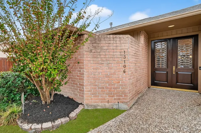 $499,900 | 13106 Ivyside Drive, Houston, TX 77077