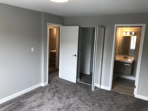 $2,000 | 905 Casey Court, Unit 4003, Schaumburg, IL 60173