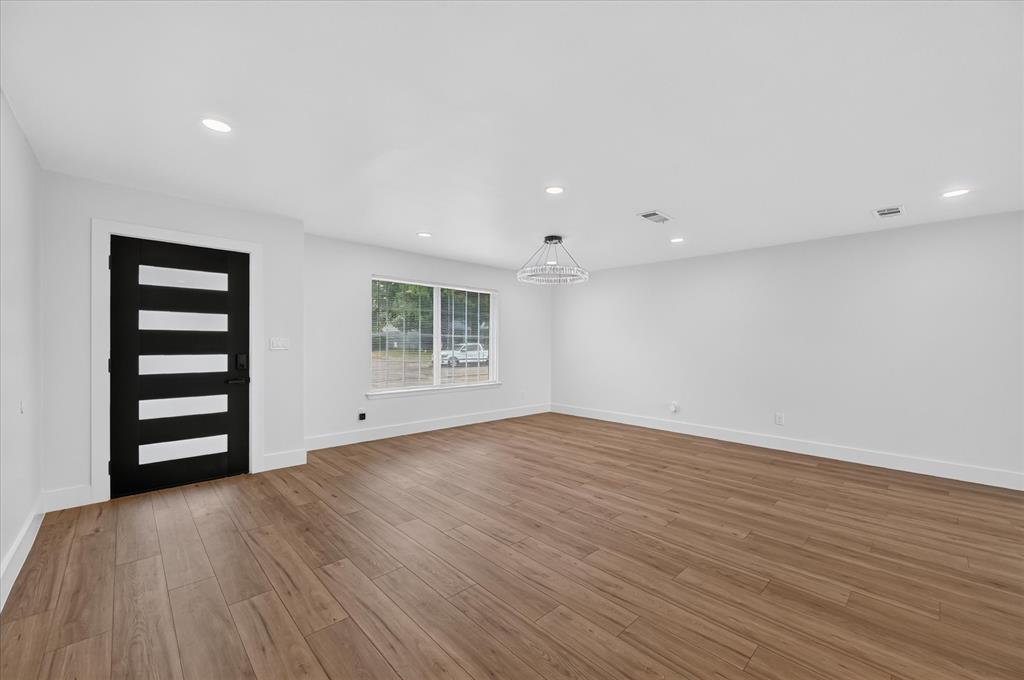 902 Ridgefield Drive Plano, TX 75075 - Photo 6 of 40 Gallery Image 6