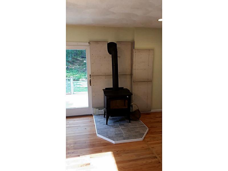 930 Maple Valley Road Coventry, RI 02827 - Photo 8 of 23 Living Room.