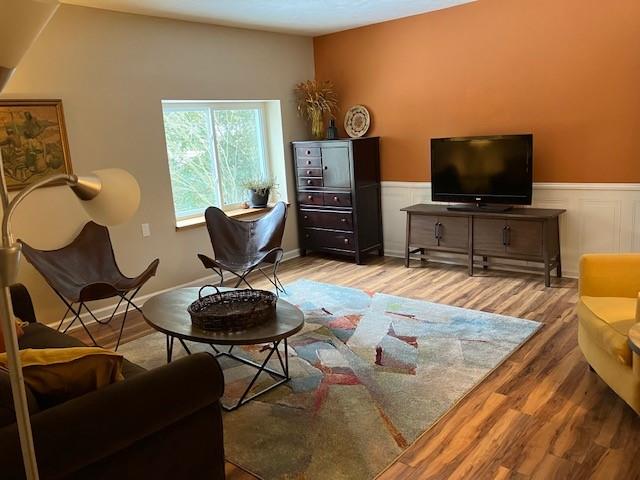 109 Glasgow Road Pittsburgh, PA 15221 - Photo 3 of 25 Gallery Image 3