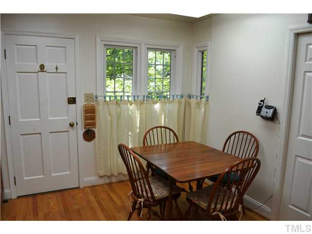 5712 Edgedale Drive Raleigh, NC 27612 - Photo 11 of 23 Kitchen