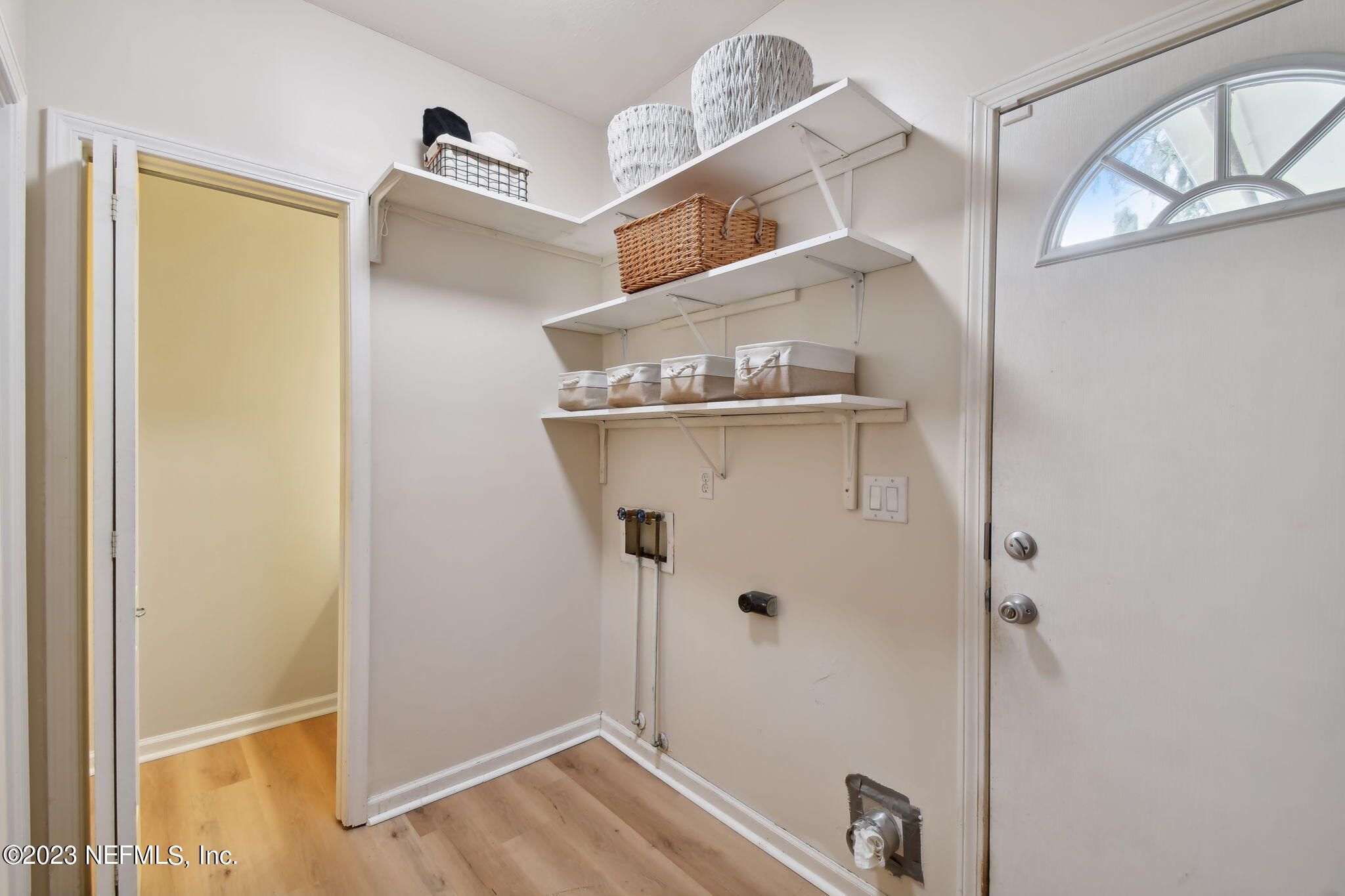 1060 Martinique Road Jacksonville, FL 32216 - Photo 19 of 42 Laundry Area