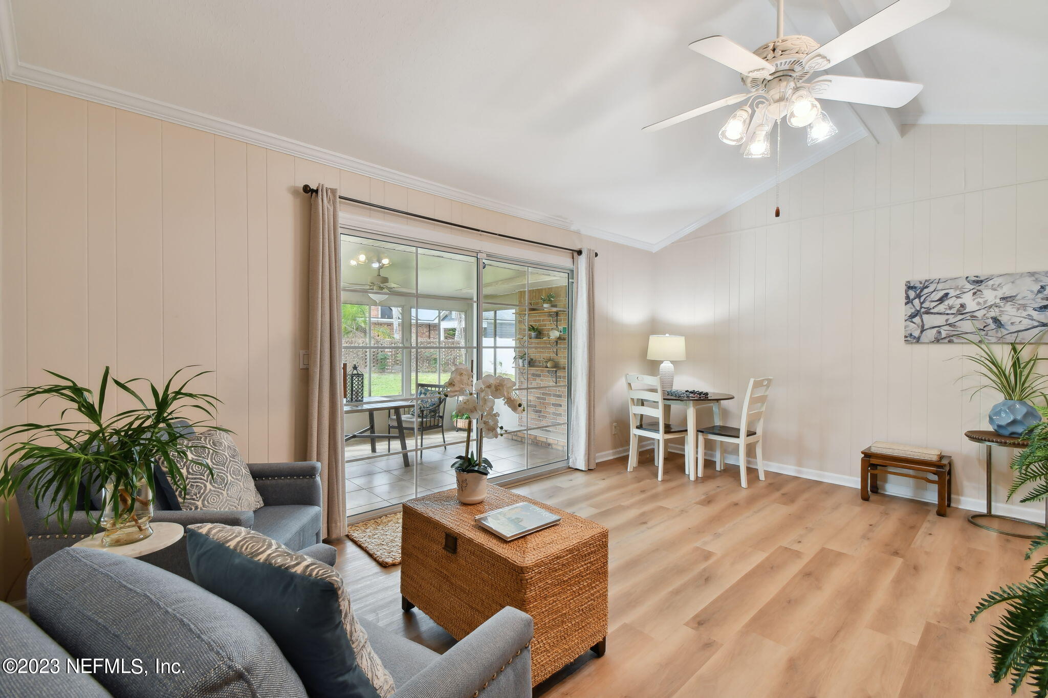 1060 Martinique Road Jacksonville, FL 32216 - Photo 23 of 42 Family Room