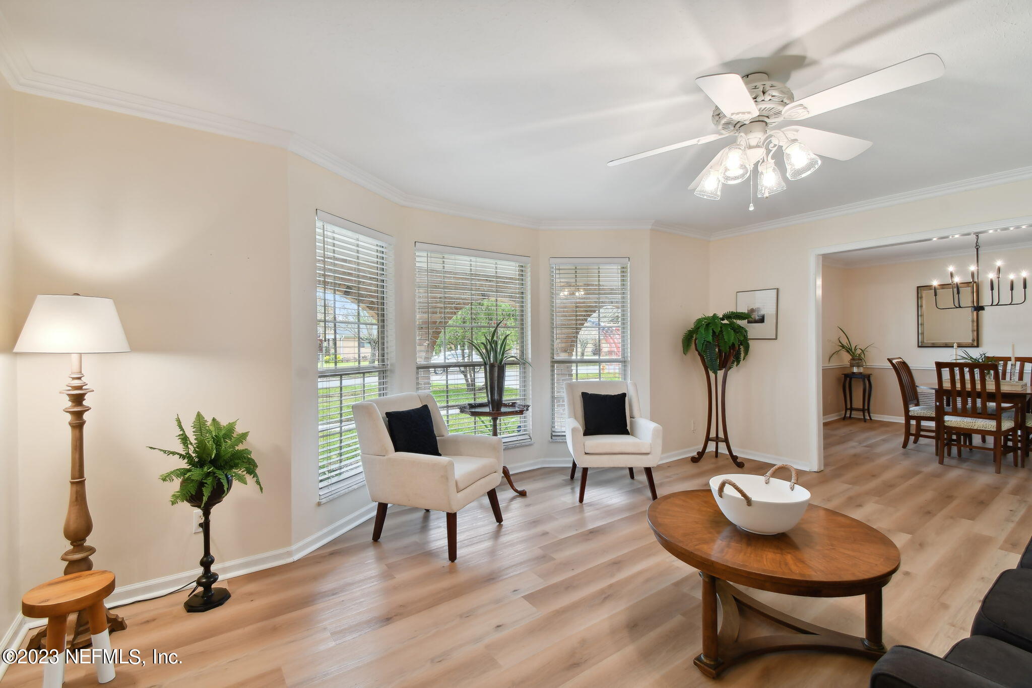 1060 Martinique Road Jacksonville, FL 32216 - Photo 6 of 42 Living Room