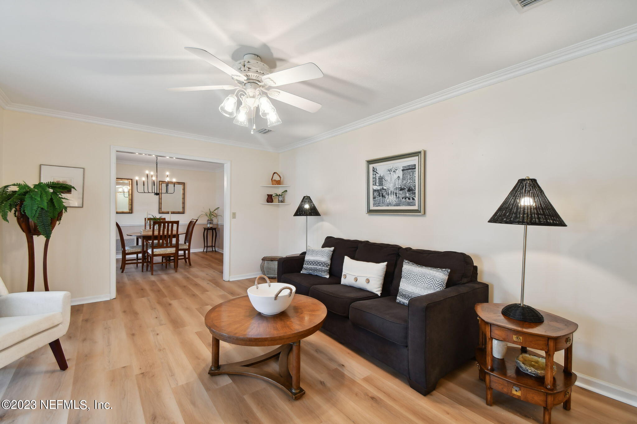 1060 Martinique Road Jacksonville, FL 32216 - Photo 7 of 42 Living Room