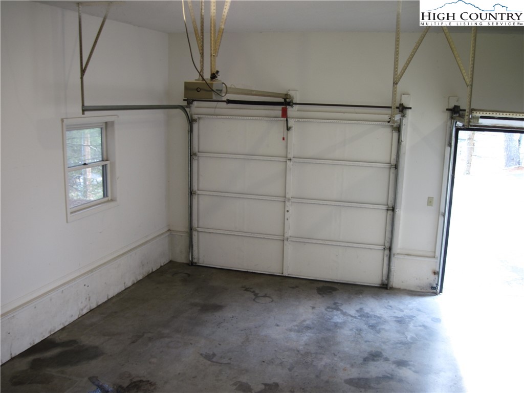 281 Old Turnpike Road Banner Elk, NC 28604 - Photo 4 of 22 a view of a room that has a small space