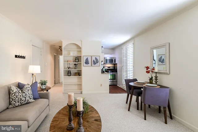 $299,900 | 333 2nd Street Northeast, Unit 206, Washington, DC 20002