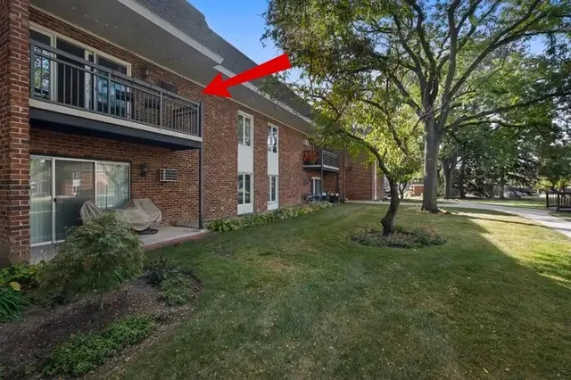 $179,000 | 4043 Saratoga Avenue, Unit D221, Downers Grove, IL 60515