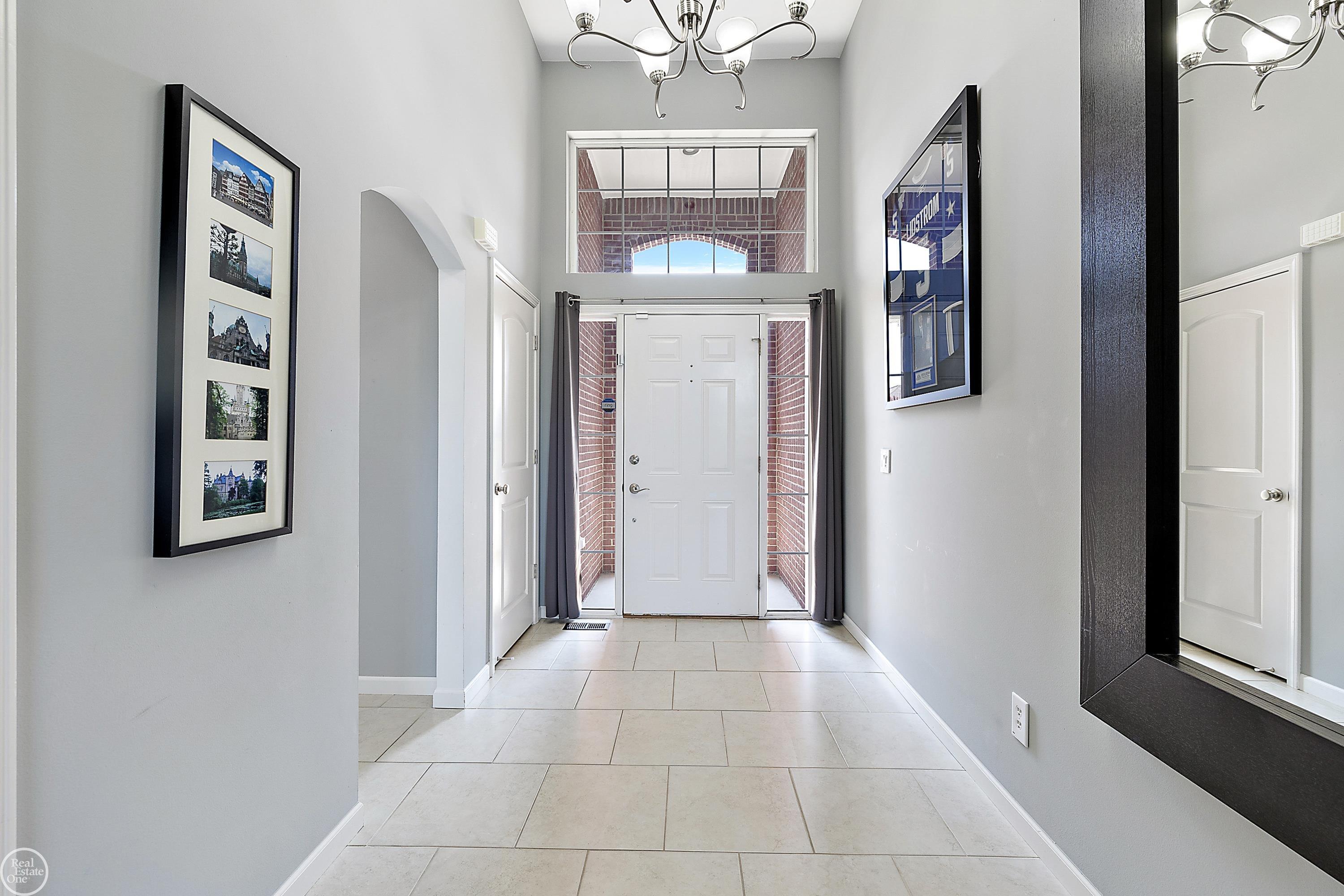 16389 Moore Park Road Macomb, MI 48044 - Photo 15 of 57 50110602-14.JPG