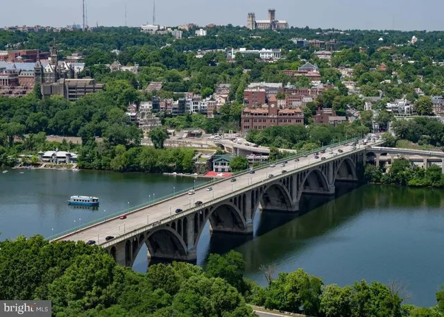 $260,000 | 1021 Arlington Boulevard, Unit 942, Arlington, VA 22209