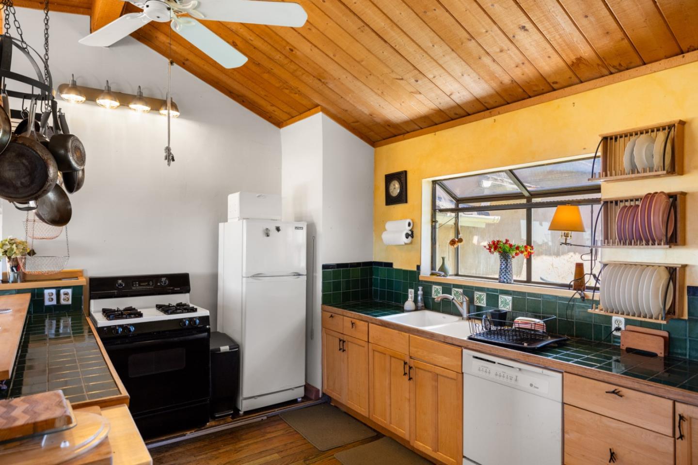 39700 Laurel Springs Road Carmel Valley, CA 93924 - Photo 15 of 52