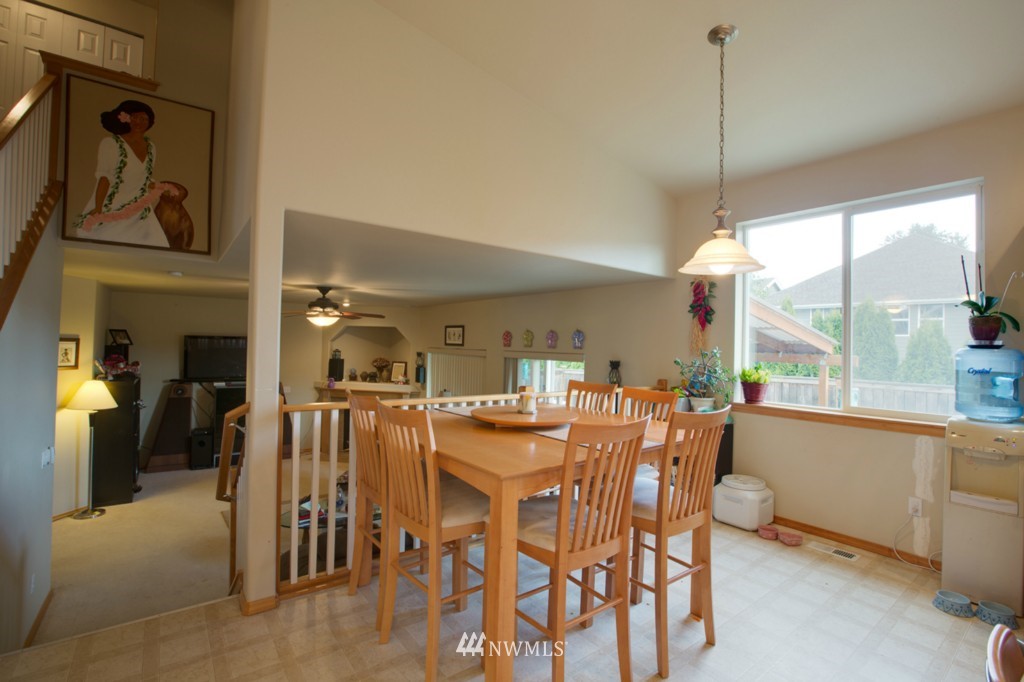 5203 Northeast 10th Place Renton, WA 98059 - Photo 5 of 12 Gallery Image 5