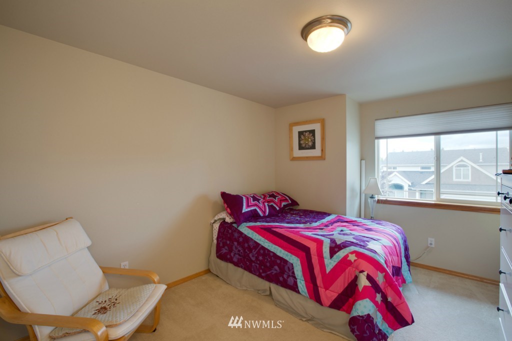 5203 Northeast 10th Place Renton, WA 98059 - Photo 9 of 12 Gallery Image 9