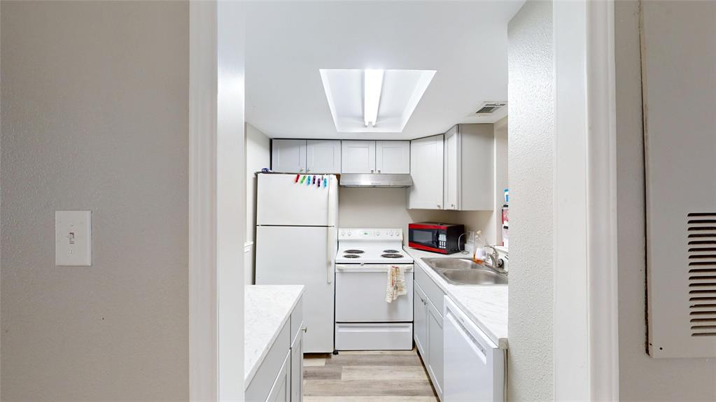 8001 Rothington Road, Unit 11 Dallas, TX 75227 - Photo 7 of 24 Gallery Image 7