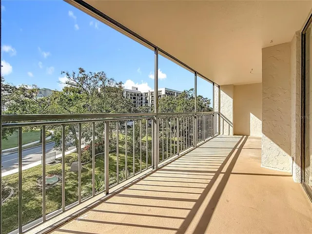$369,000 | 220 Belleview Boulevard, Unit 412, Belleair, FL 33756