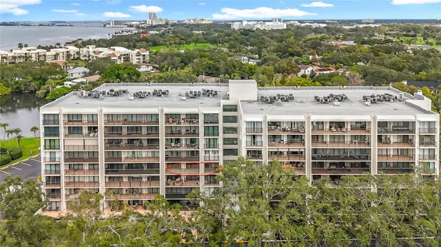 $369,000 | 220 Belleview Boulevard, Unit 412, Belleair, FL 33756