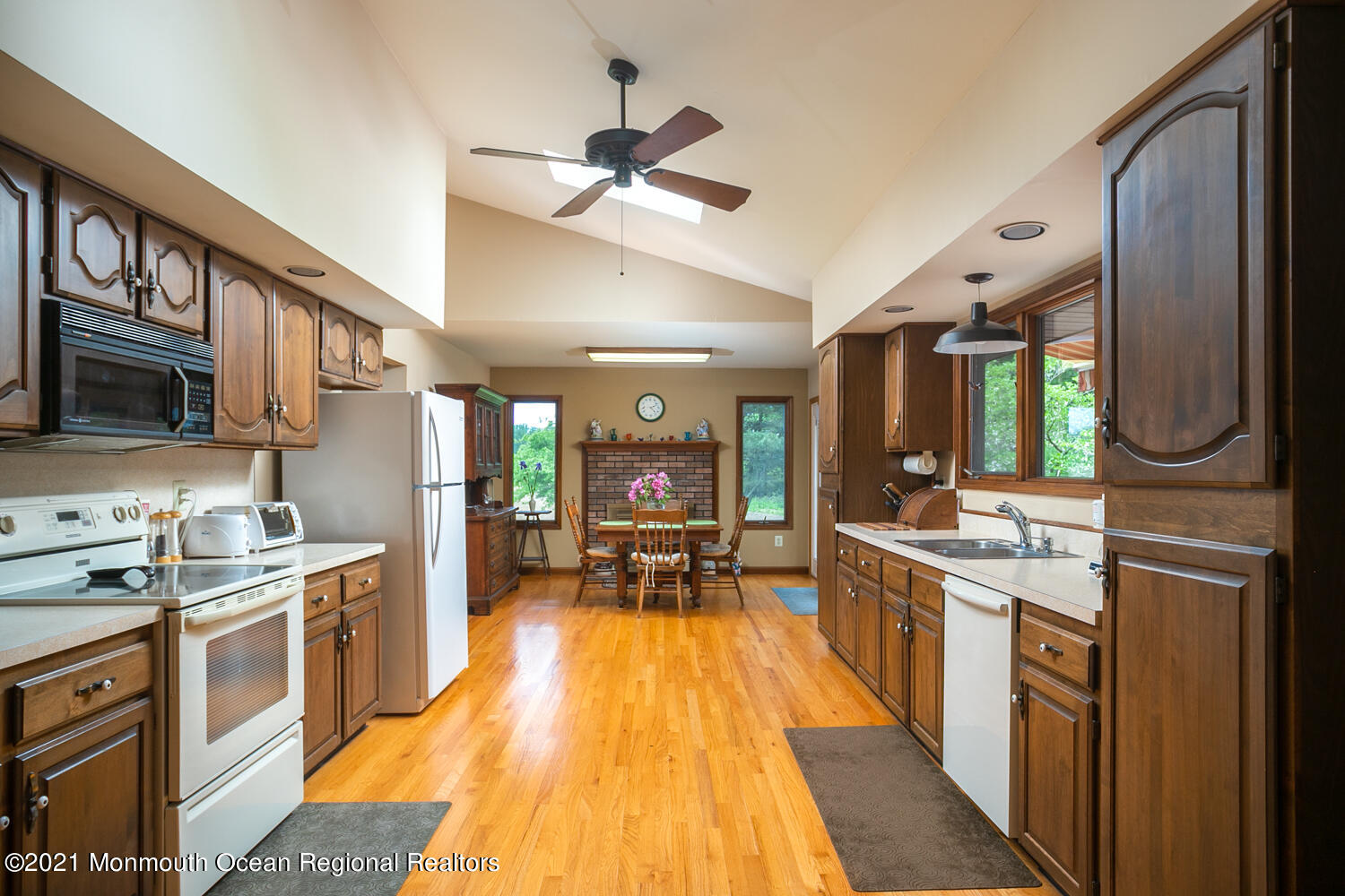 101 Walnford Road Allentown, NJ 08501 - Photo 9 of 36 101 Walnford-9