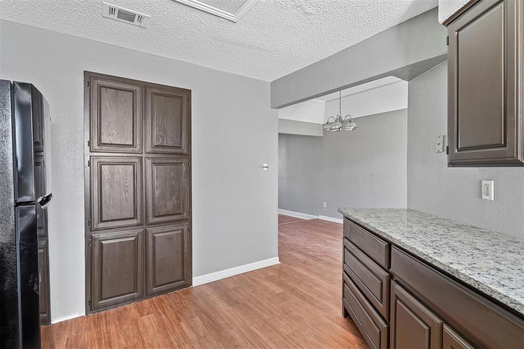 804 Custer Street Arlington, TX 76014 - Photo 11 of 21