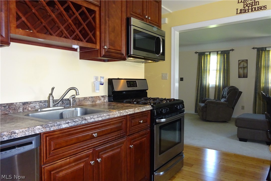 6797 Franke Road Cleveland, OH 44130 - Photo 9 of 24
