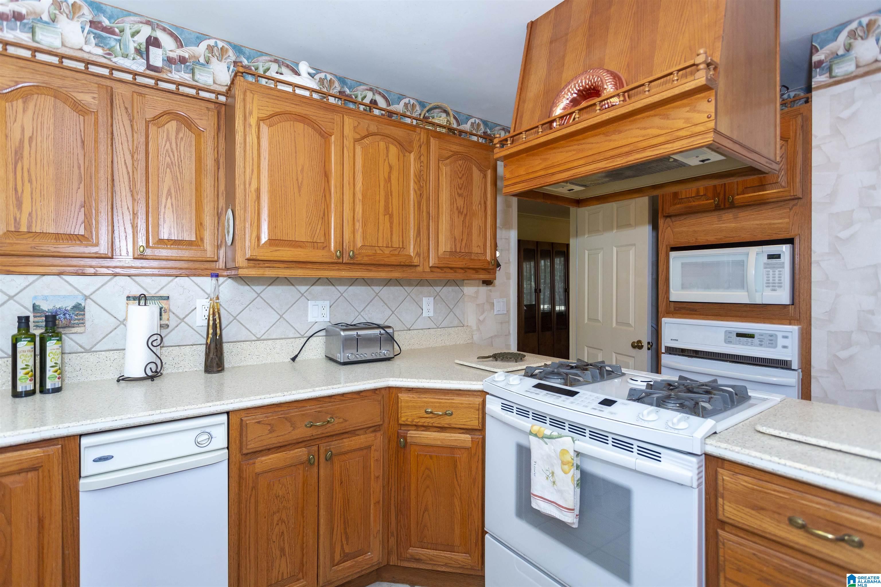 405 Hillyer High Road Anniston, AL 36207 - Photo 17 of 50